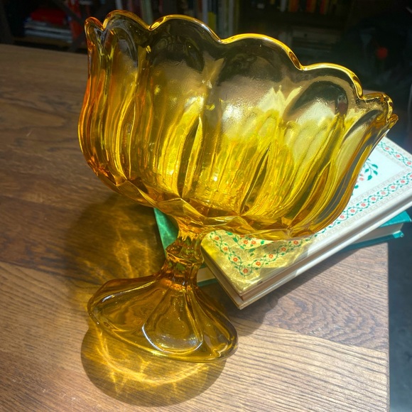 Vintage Anchor Hocking Fairfield Pedestal Bowl, Vintage Amber Glass Bowl - Picture 8 of 8